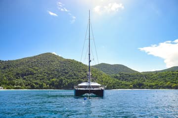 Best Price for a Catamaran Ventana Al Mar rental in Belize | Yacht4Less