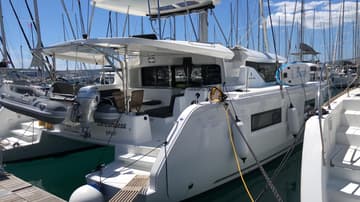 Catamaran La Condesa charter rental in Croatia | Yacht4Less