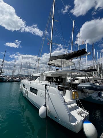 Catamaran La Condesa available for yacht charter in Croatia | Yacht4Less