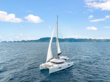 Catamaran Arctic Fantasy II available for yacht charter in BVI | Yacht4Less
