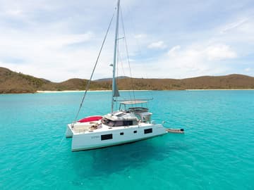 Catamaran Luna charter rental in BVI | Yacht4Less