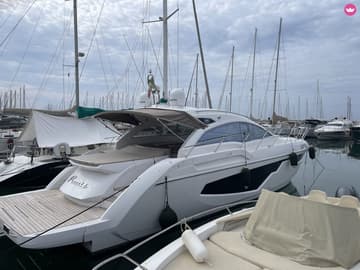 Motorboat Piccere available for yacht charter in Italy | Yacht4Less