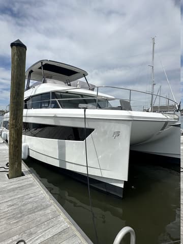 Power Catamaran La Dolce Vita charter rental in USA | Yacht4Less