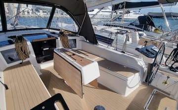 Sailboat Skyline available for yacht charter in France | Yacht4Less