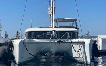 Catamaran Aventura charter rental in France | Yacht4Less
