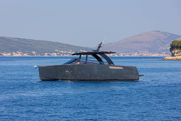 Motorboat Gariful 1 available for yacht charter in Croatia | Yacht4Less