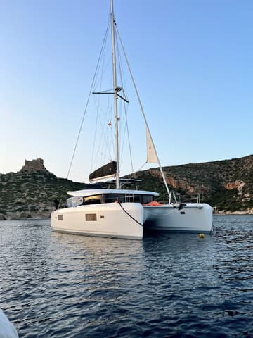 Catamaran White Chadal available for yacht charter in France | Yacht4Less