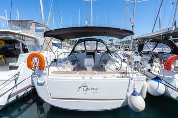 Sailboat Apus charter rental in Croatia | Yacht4Less