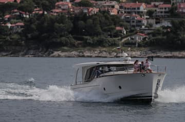 Motorboat Citadel available for yacht charter in Croatia | Yacht4Less