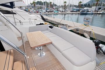 Motorboat Martin available for yacht charter in Croatia | Yacht4Less