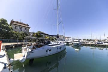 Sailboat Supreme charter rental in Croatia | Yacht4Less