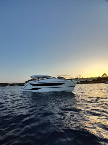 Motorboat Ostwind available for yacht charter in Spain | Yacht4Less