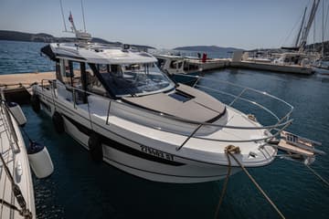 Motorboat Shearwater charter rental in Croatia | Yacht4Less