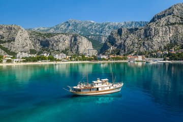 Luxury Yacht Gallant available for yacht charter in Croatia | Yacht4Less