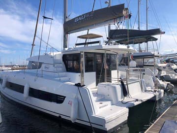 Catamaran Arveskida II available for yacht charter in Italy | Yacht4Less
