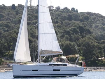 Sailboat Ithaque charter rental in France | Yacht4Less