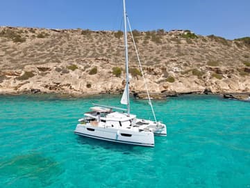 Catamaran Kahuna charter rental in France | Yacht4Less