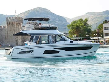 Best Price for a Motorboat Merry Fisher 1095 Fly rental in Croatia | Yacht4Less