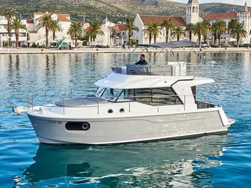 Best Price for a Motorboat Odysseus rental in Croatia | Yacht4Less