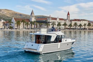Motorboat Odysseus available for yacht charter in Croatia | Yacht4Less
