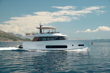 Best Price for a Motorboat Princess M rental in Croatia | Yacht4Less