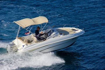 Motorboat Benetau Flyer 550 Sun Deck charter rental in Croatia | Yacht4Less