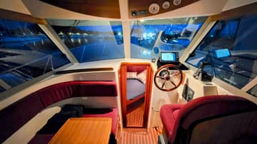 Motorboat Range Cruiser available for yacht charter in Croatia | Yacht4Less