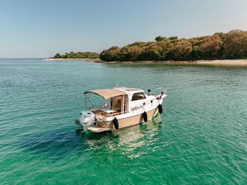 Best Price for a Motorboat H2 rental in Croatia | Yacht4Less