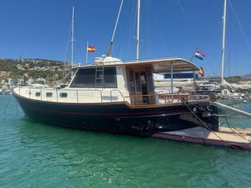 Motorboat Balsamico available for yacht charter in Spain | Yacht4Less