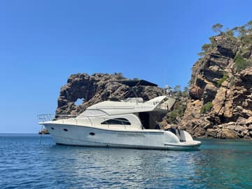 Motorboat Emily Grace II available for yacht charter in Spain | Yacht4Less