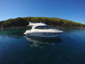 Motorboat Lumar charter rental in Croatia | Yacht4Less