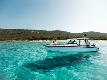 Motorboat Axopar 29 charter rental in Croatia | Yacht4Less
