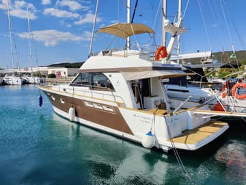 Best Price for a Motorboat Ardea rental in Croatia | Yacht4Less