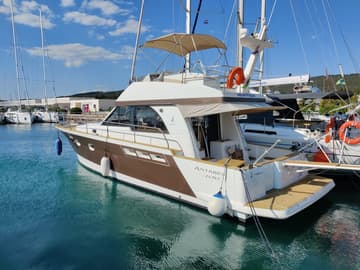 Motorboat Ardea charter rental in Croatia | Yacht4Less