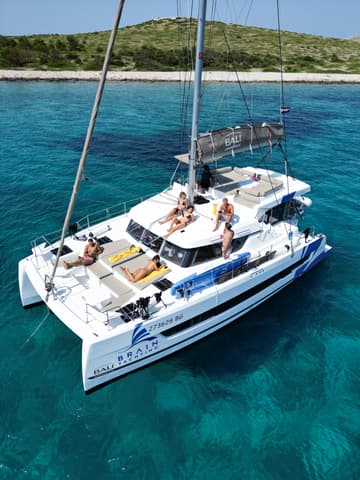 Best Price for a Catamaran My5ive rental in Croatia | Yacht4Less