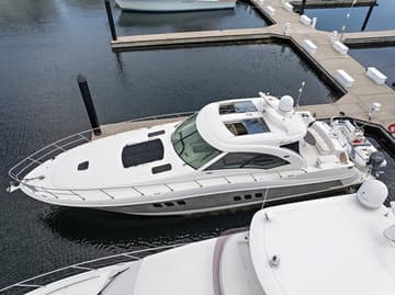 Motorboat Parr T On available for yacht charter in USA | Yacht4Less