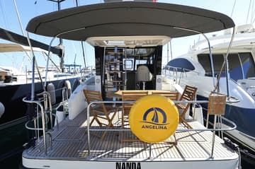 Motorboat Nanda available for yacht charter in Croatia | Yacht4Less