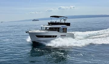 Motorboat Zoe available for yacht charter in Croatia | Yacht4Less