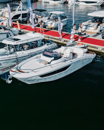 Best Price for a Motorboat Capricorn rental in Croatia | Yacht4Less