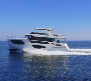 Best Price for a Motorboat Knitewear.Club 3 rental in Croatia | Yacht4Less