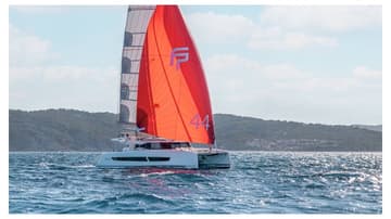Catamaran CinSéLuna available for yacht charter in France | Yacht4Less