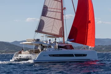 Catamaran CinSéLuna charter rental in France | Yacht4Less