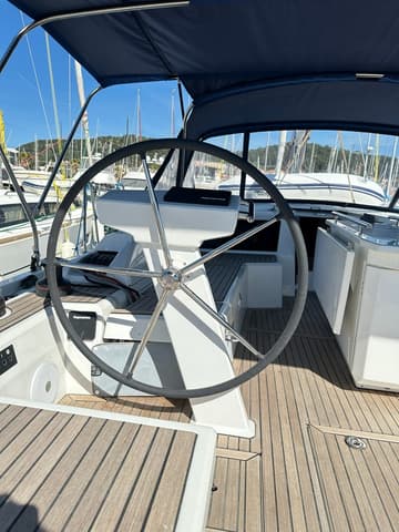 Sailboat Brisnik available for yacht charter in Croatia | Yacht4Less
