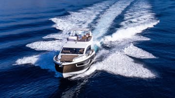 Motorboat Lomar charter rental in Croatia | Yacht4Less