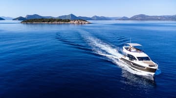 Motorboat Lomar available for yacht charter in Croatia | Yacht4Less
