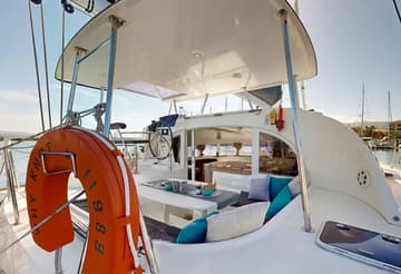 Catamaran Why Knot available for yacht charter in Greece | Yacht4Less