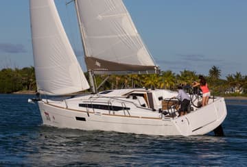 Sailboat Adria Moon charter rental in Croatia | Yacht4Less