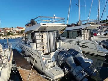 Motorboat Mala Sirena available for yacht charter in Croatia | Yacht4Less