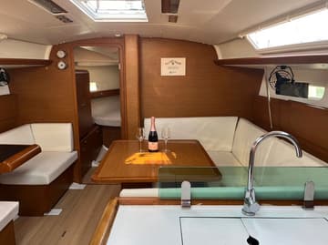 Sailboat Bowie available for yacht charter in Croatia | Yacht4Less