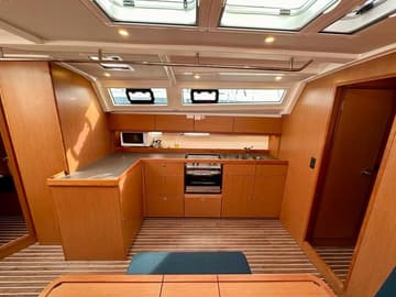 Sailboat Nala available for yacht charter in Croatia | Yacht4Less